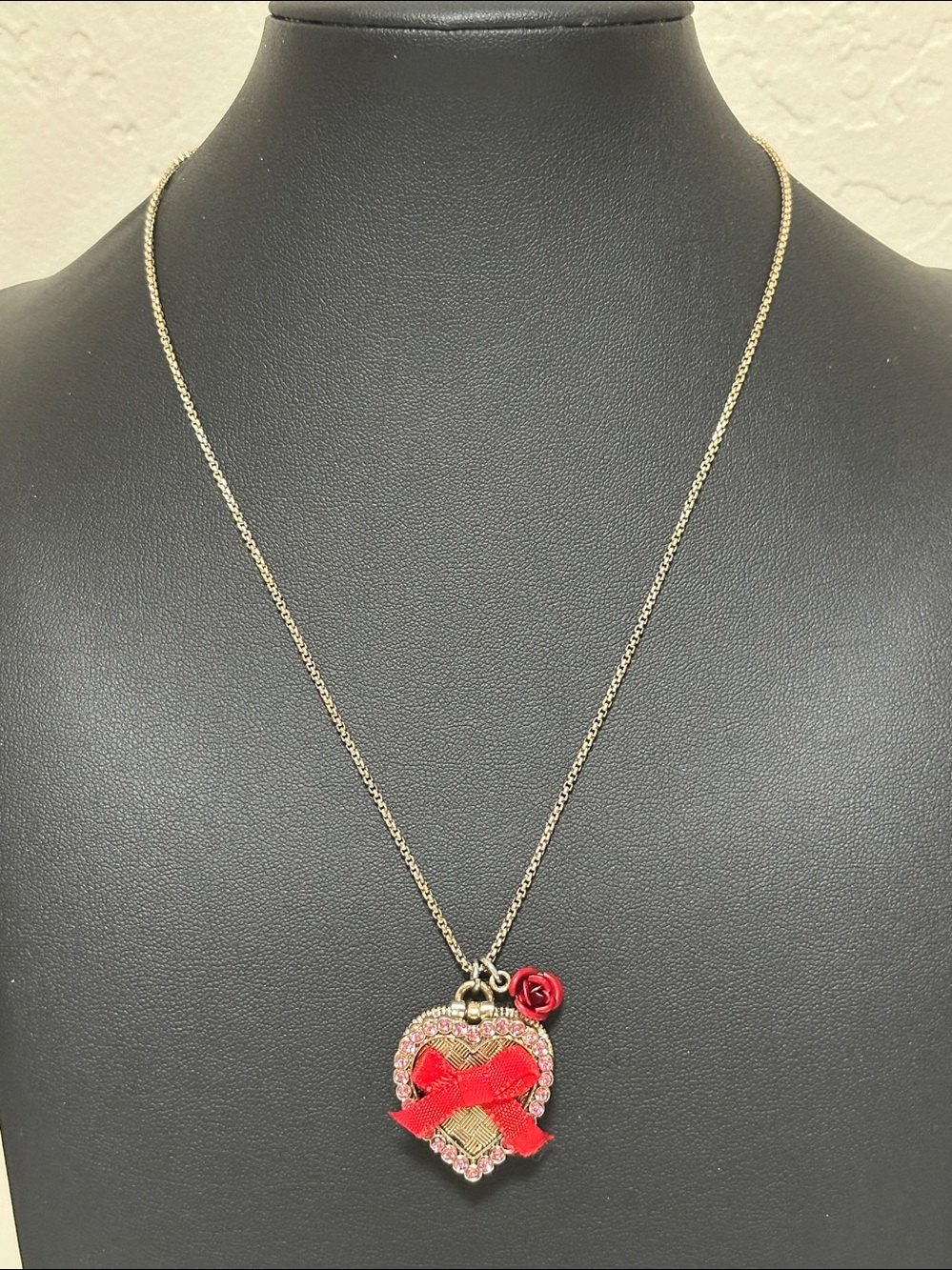 Betsey Johnson 2021 Romantics Candy Box Necklace